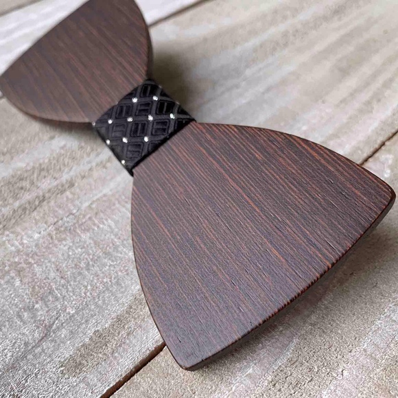 Men's Wooden Bow Tie - Picture 1 of 8